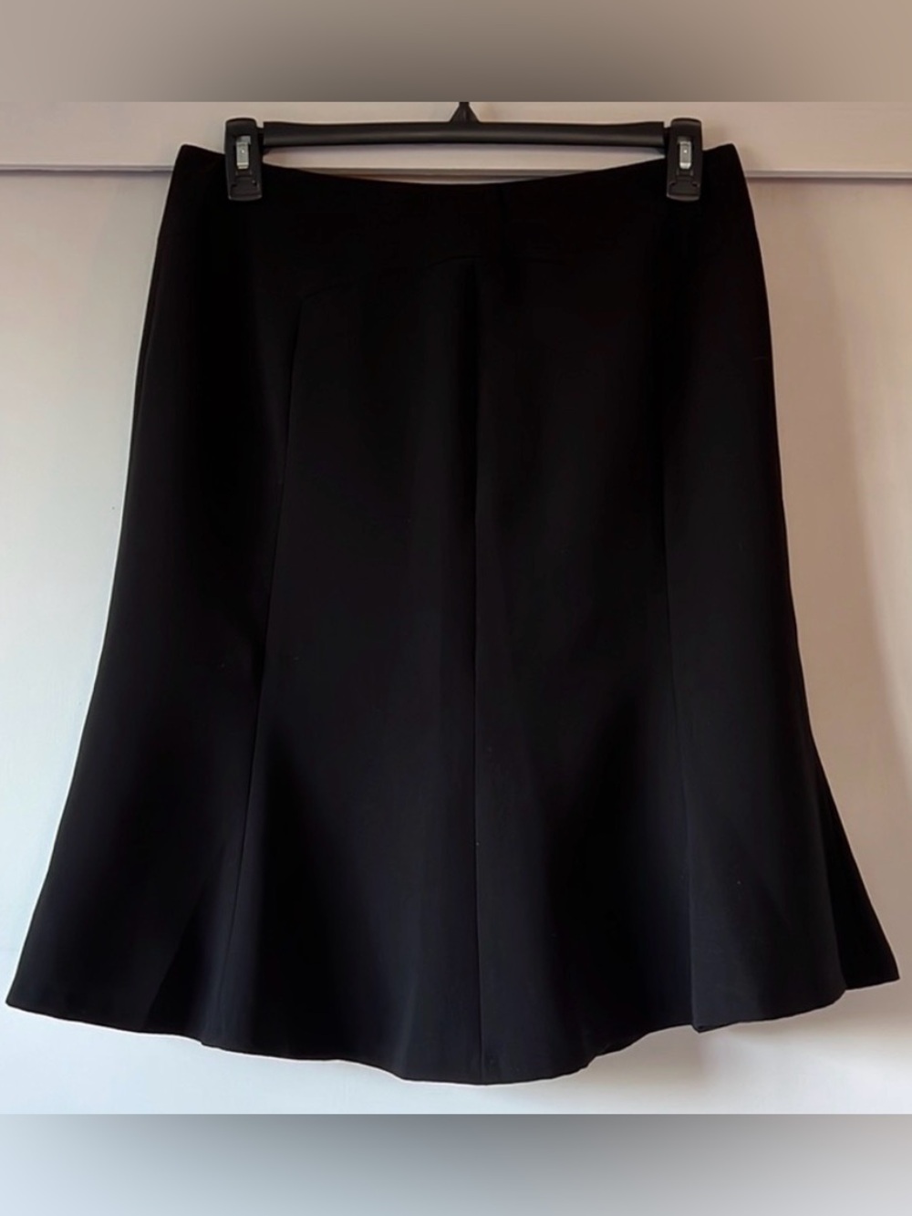 NWOT • Jones New York Classic A-Line Ruffle Skirt in Black • Women’s 10